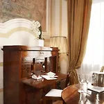 Hotel Cornér Della Regina 4*