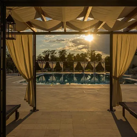 Corner Della Regina 4*