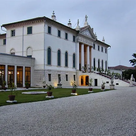 Corner Della Regina