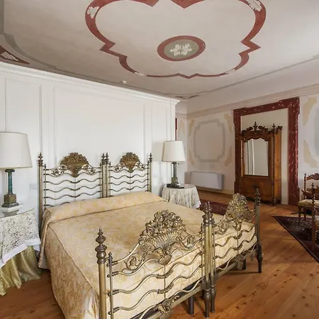Hotel Relais Cornér Della Regina 4*