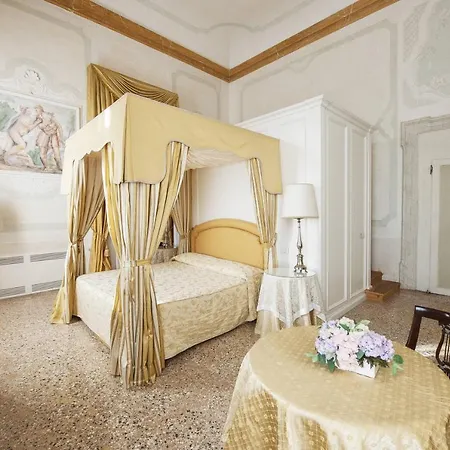 Relais Cornér Della Regina 4* Vedelago (Treviso)
