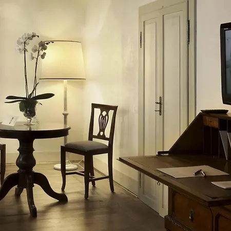 Relais Cornér Della Regina 4*