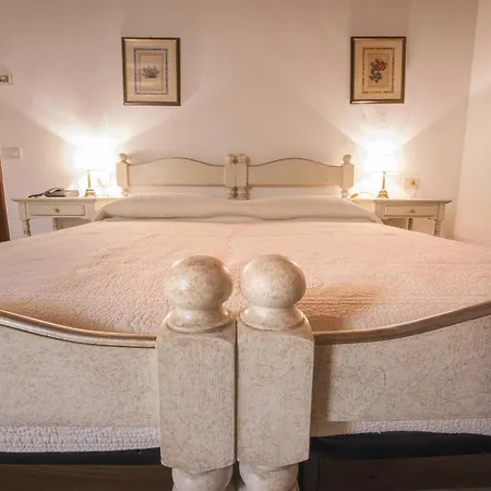 Relais Cornér Della Regina Hotel Vedelago (Treviso)
