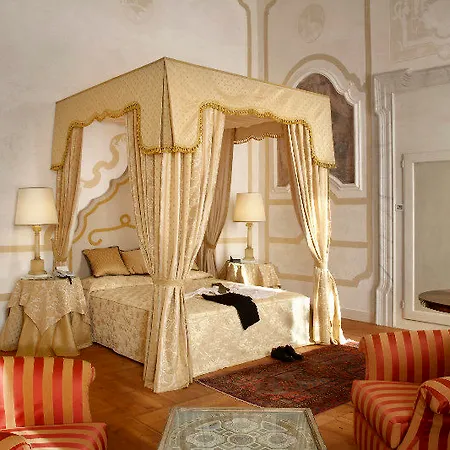 Relais Cornér Della Regina Hotel