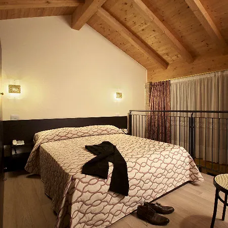 Relais Cornér Della Regina 4*