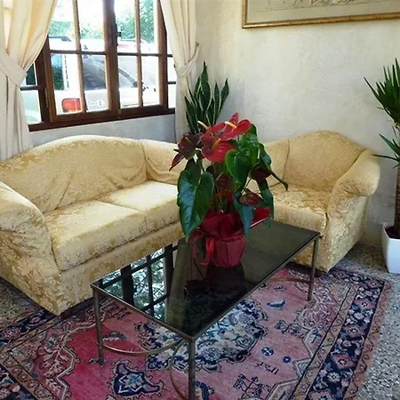 Hotel Corner Della Regina 4*