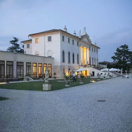 Relais Cornér Della Regina 4* Vedelago (Treviso)
