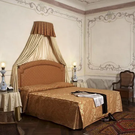 Relais Cornér Della Regina Hotel