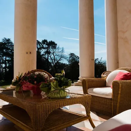Relais Cornér Della Regina Hotel 4*
