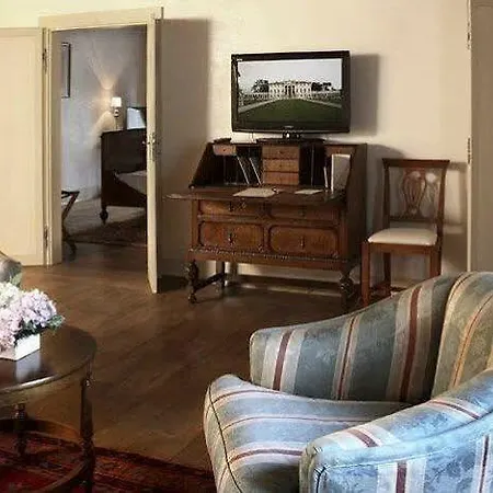 Relais Cornér Della Regina 4*