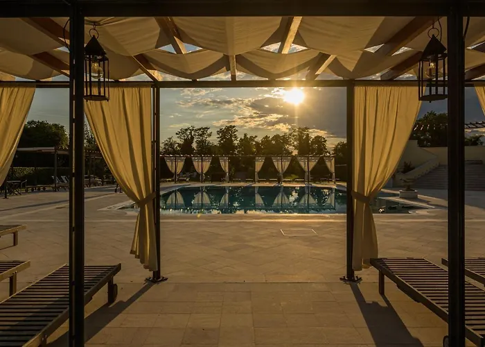 Relais Cornér Della Regina 4*